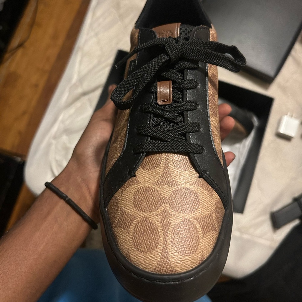 Men’s coach shoes - Picture 2 of 4